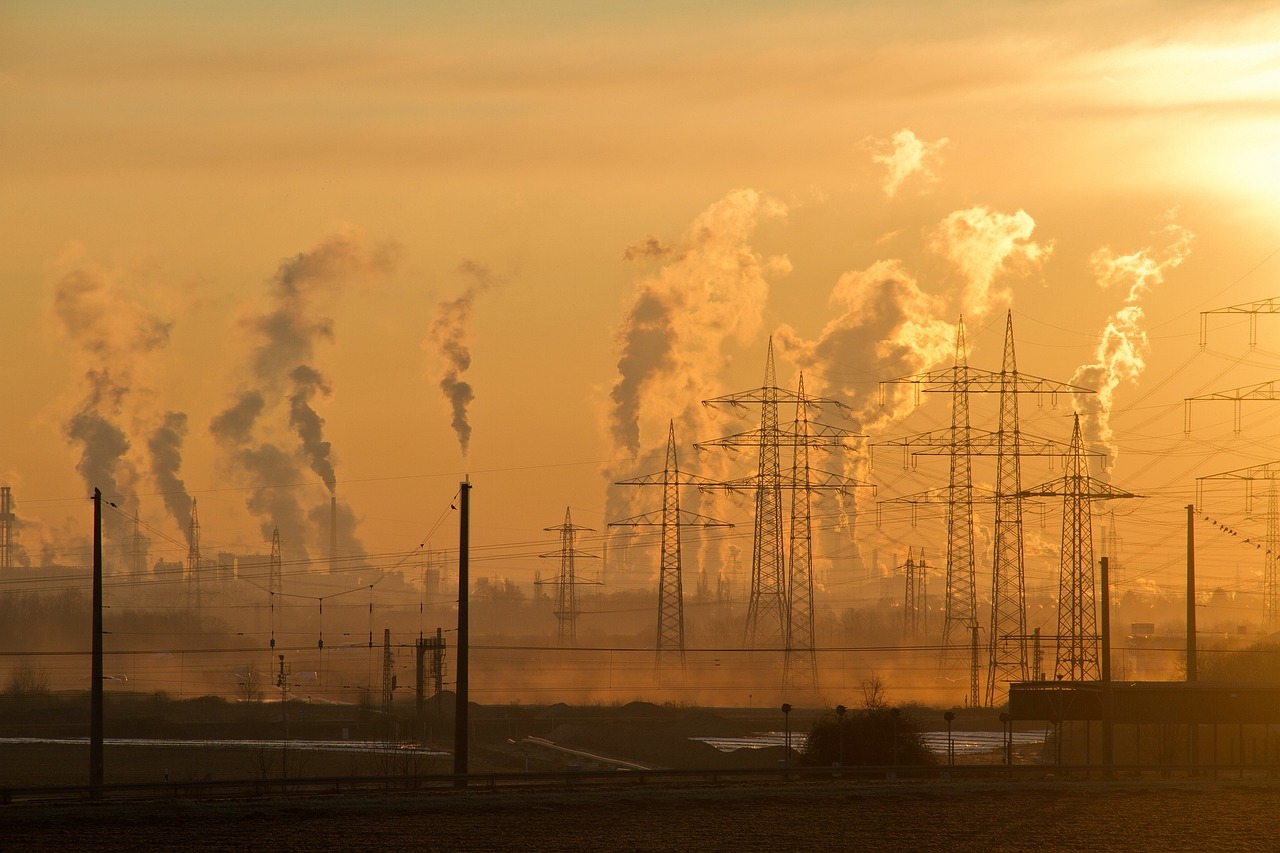 découvrez l'impact de la pollution numérique sur l'environnement et apprenez comment réduire votre empreinte écologique liée aux technologies digitales.