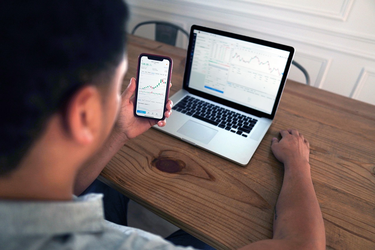 découvrez les fondamentaux du trading, les meilleures stratégies et conseils pour investir efficacement sur les marchés financiers.